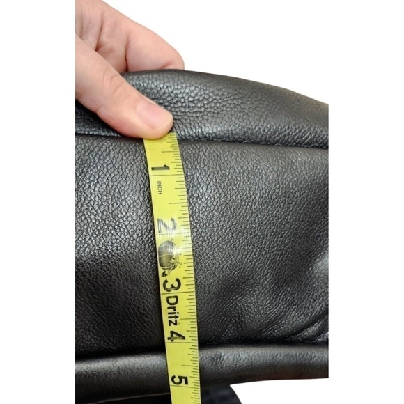 Away The Outdoor Backpack Leather Black - Picture 16 of 16